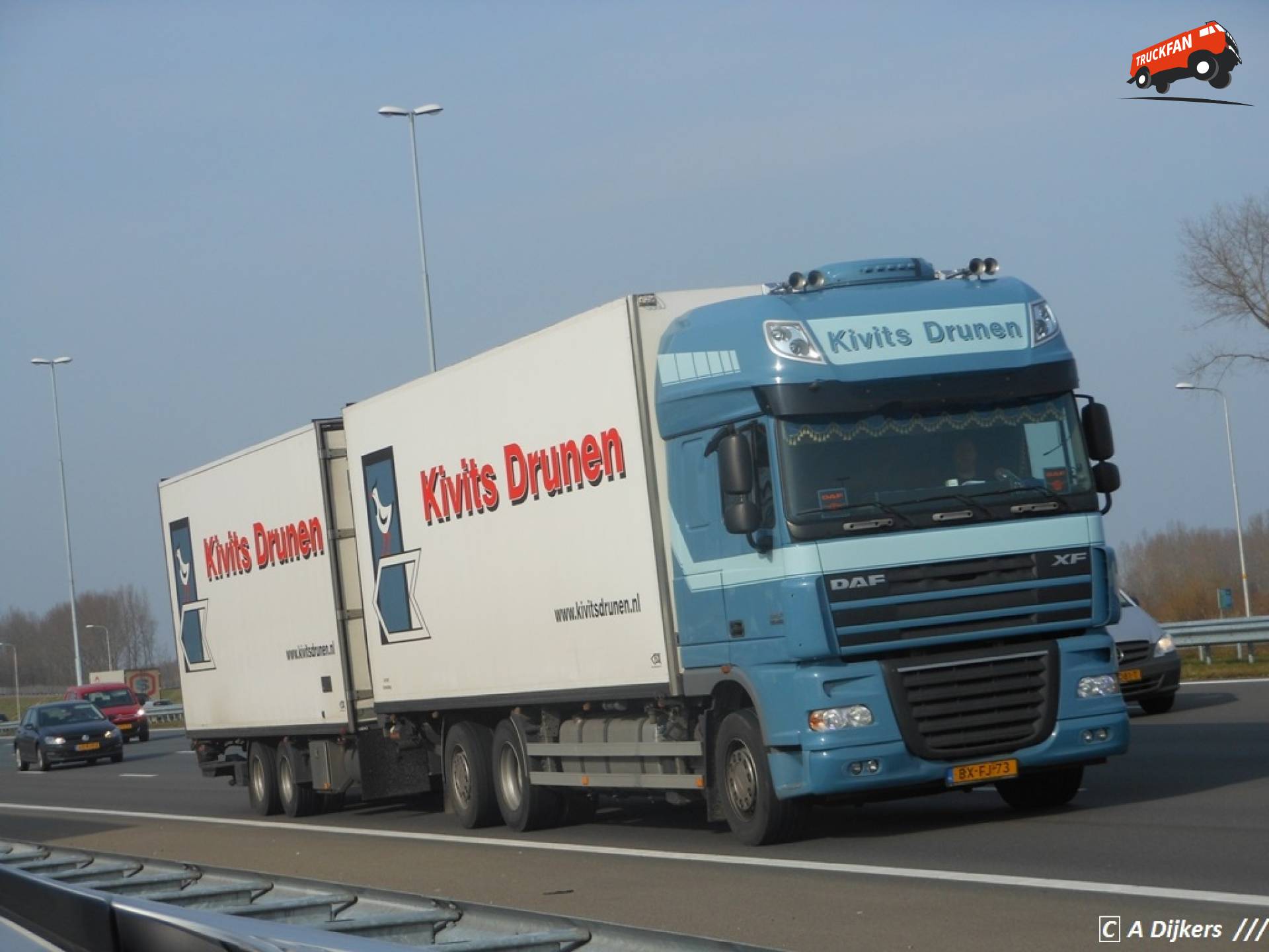 Foto DAF XF105 Van Kivits Drunen