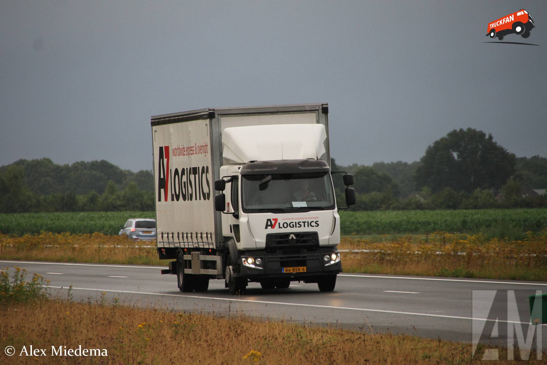 Foto Renault D Serie Van A Logistics Truckfan