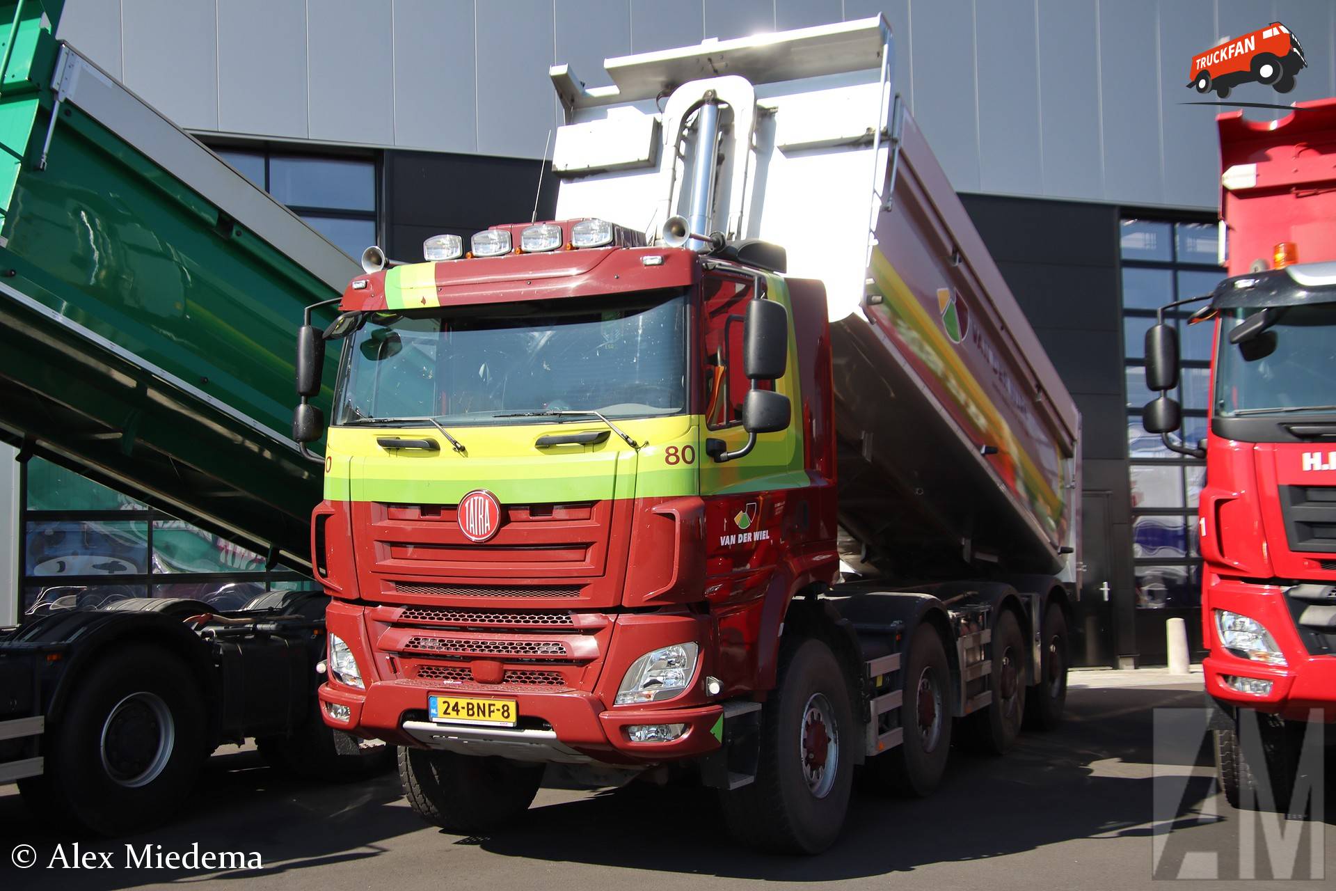 Foto Tatra Phoenix Van Van Der Wiel Transport TruckFan