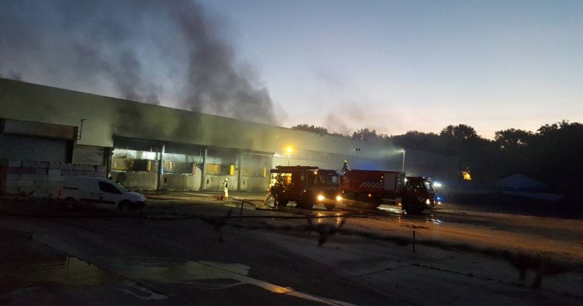 Grote brand bij mestverwerkingsbedrijf in Milsbeek - Nieuwsgrazer