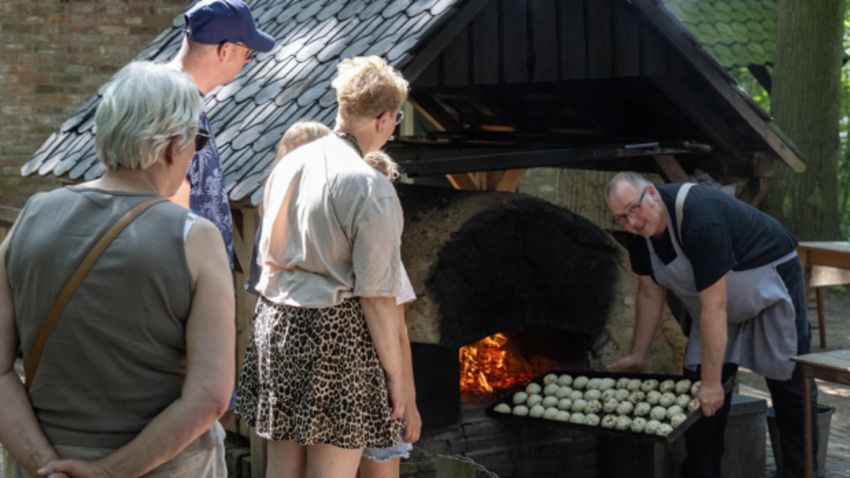 Museum met plaggenhutten en ambachten verdwijnt: Veenpark Barger-Compascuum vraagt faillissement aan