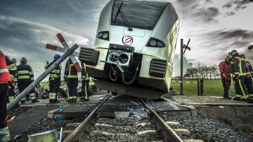 Tien jaar na treinongeluk Winsum met melkwagen oordeelt de rechter: niet ProRail aansprakelijk, maar