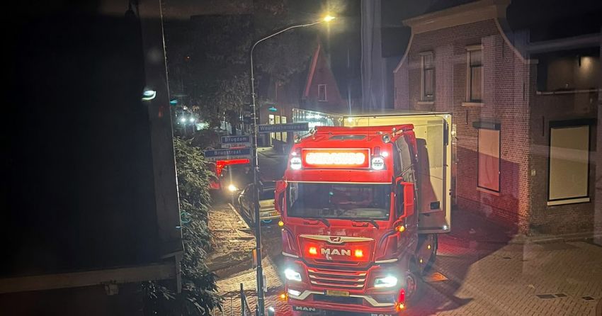 Truckers rijden zich klem in dorpen rond A27 door afgesloten Merwedebrug en wegwerkzaamheden