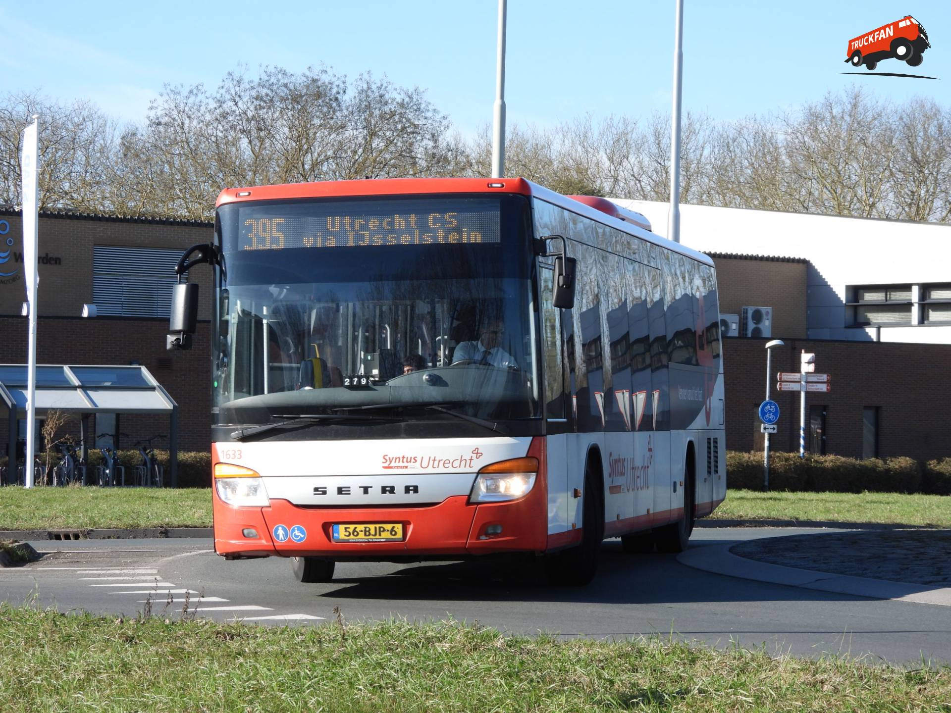 Syntus Utrecht 1633 op Lopikerplein bij Schoonhoven