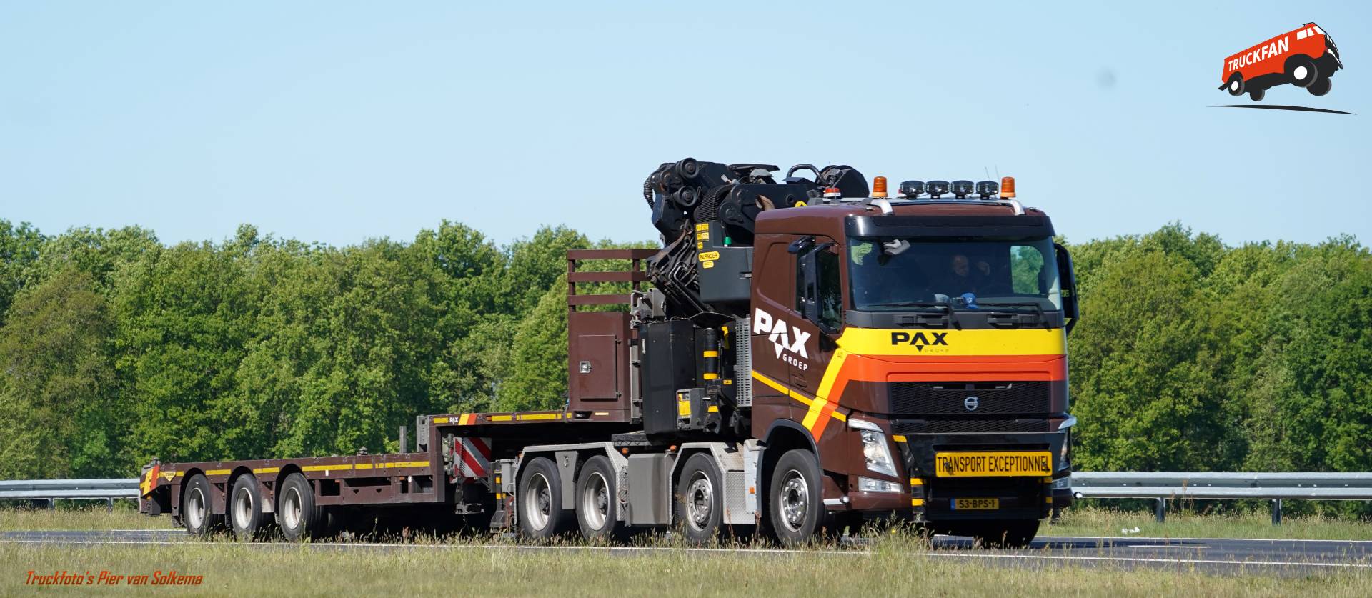 Volvo FH5 truck on A7 Joure