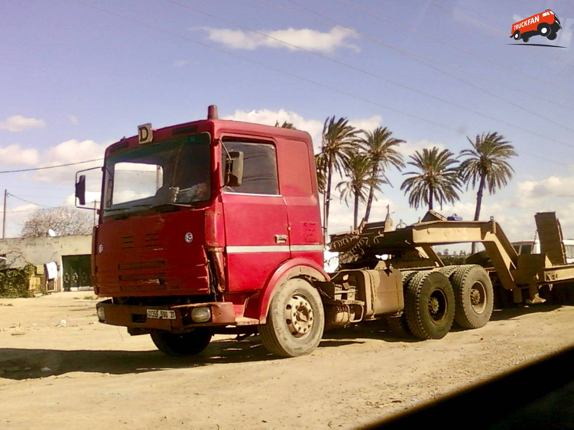 Robuuste SNVI TB Truck Gevangen in Noord-Afrika, Algerije