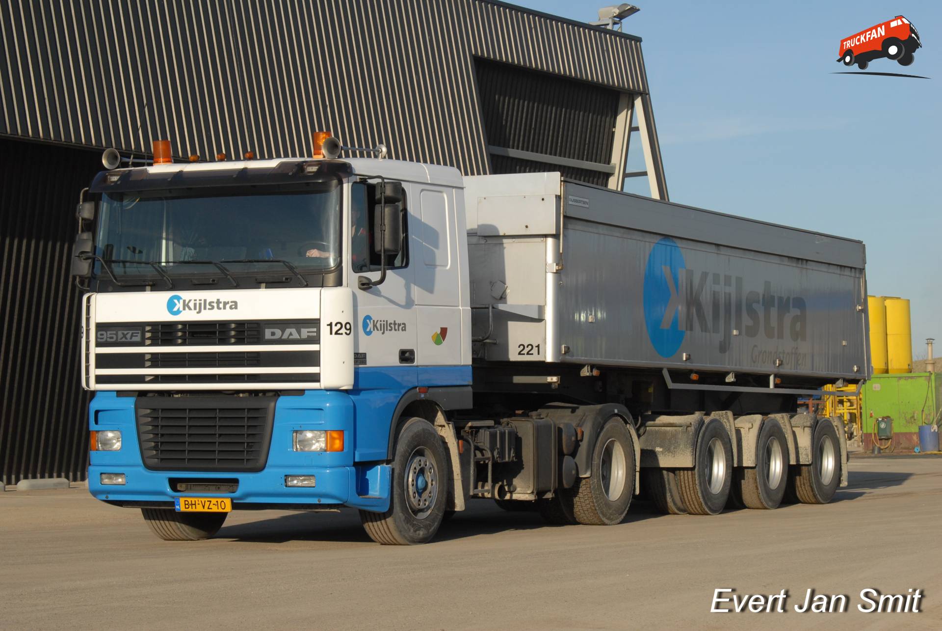 DAF FT 95XF trekker in Kijlstra kleuren