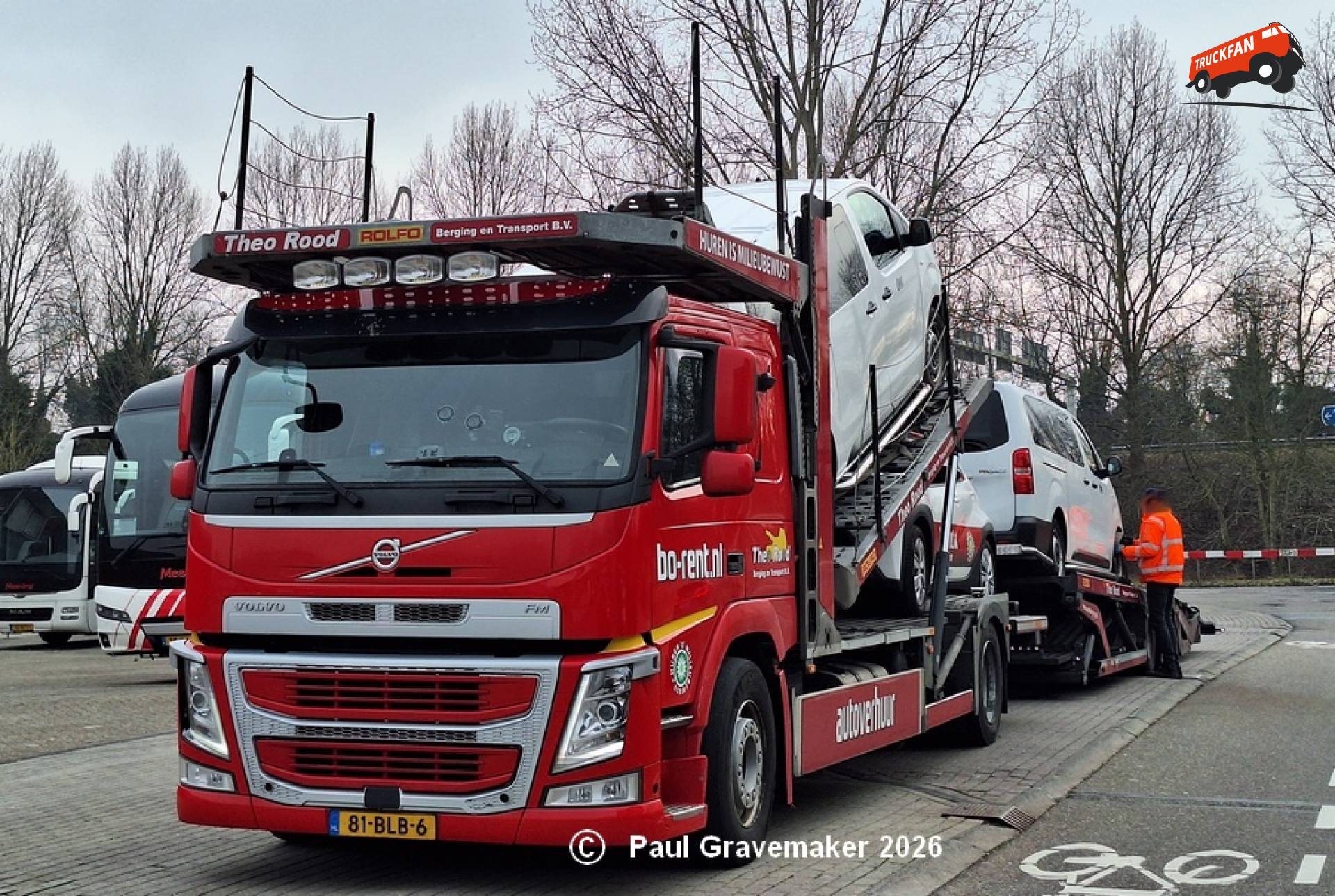 Volvo FM autotransporteur in actie bij Theo Rood Berging
