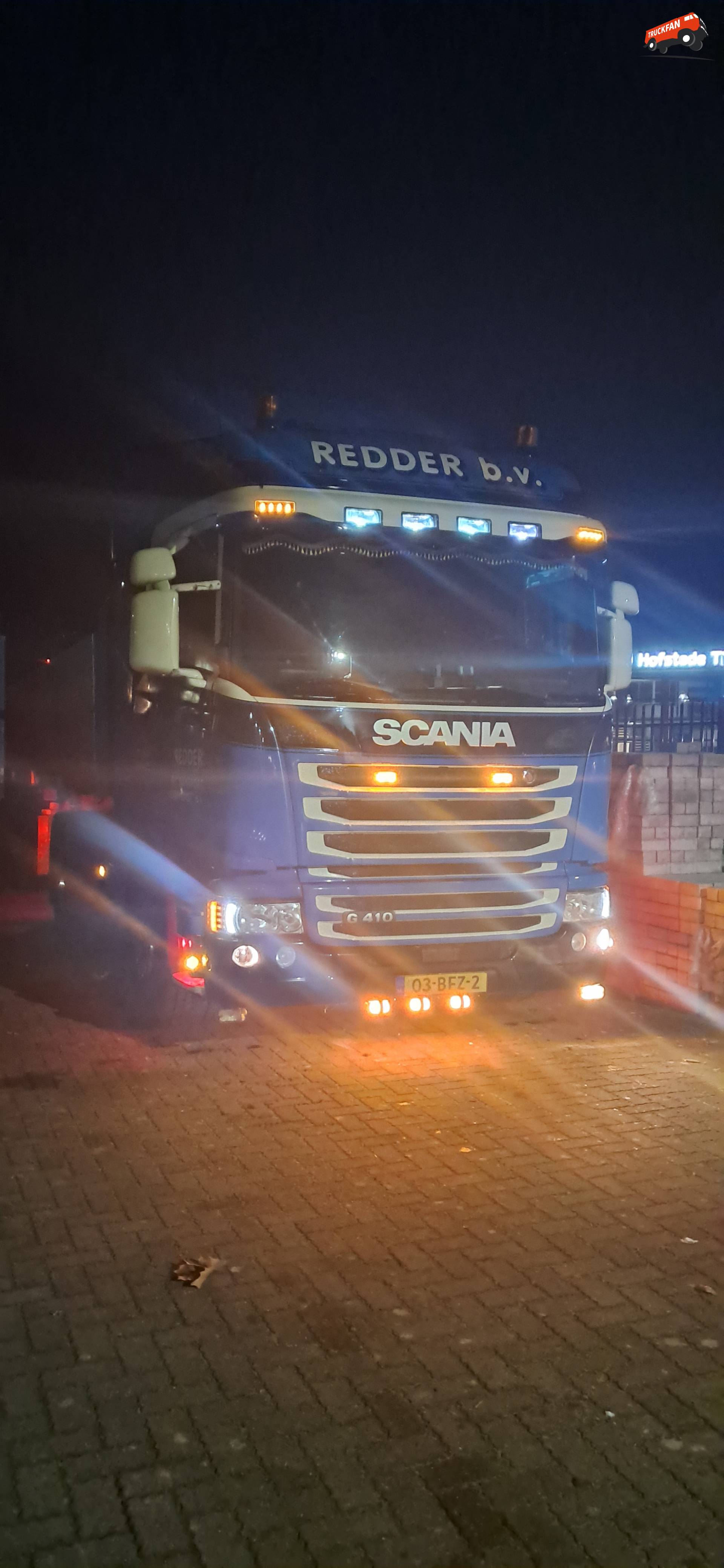 Scania G410 truck op terrein