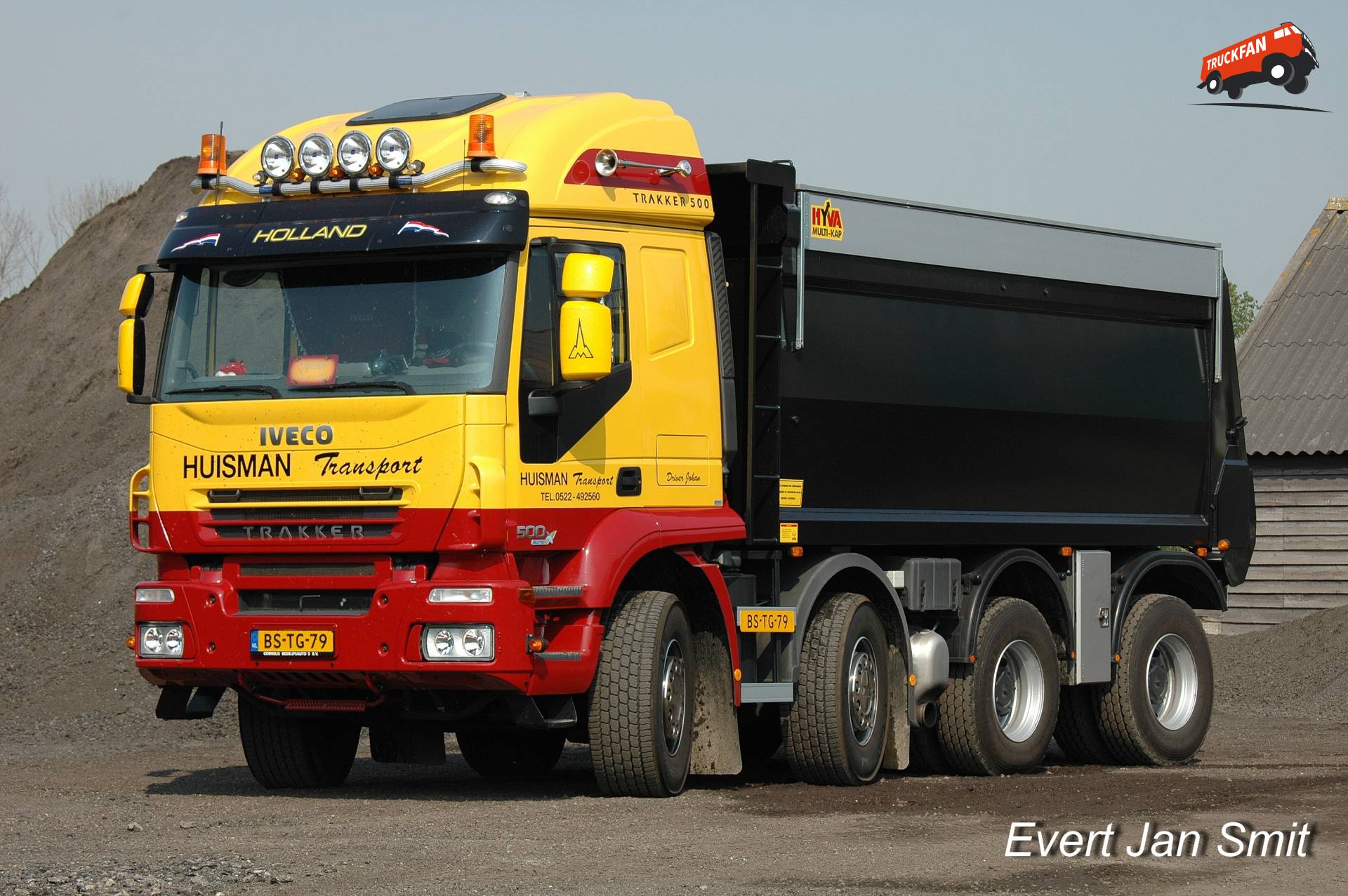 Huisman Transport nieuwe vrachtwagen bij asfaltcentrale