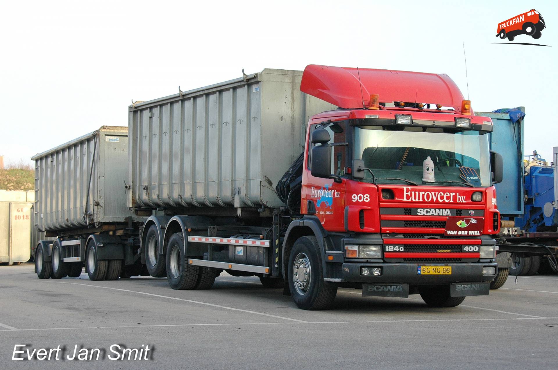 Scania P124G-400 6x2 containerwagen van Euroveer