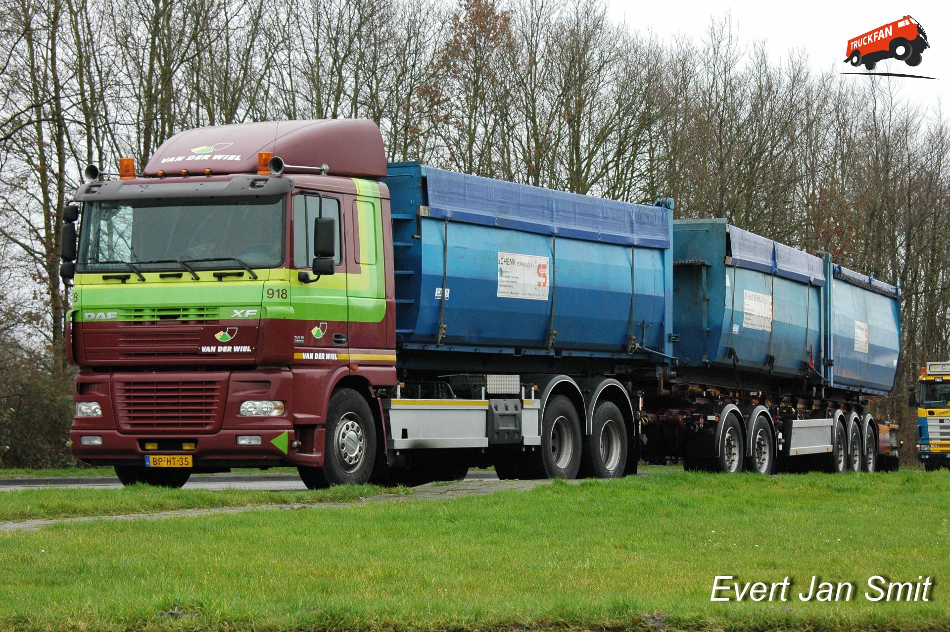 DAF XF LZV bij tankstation tussen Bant en Lemmer