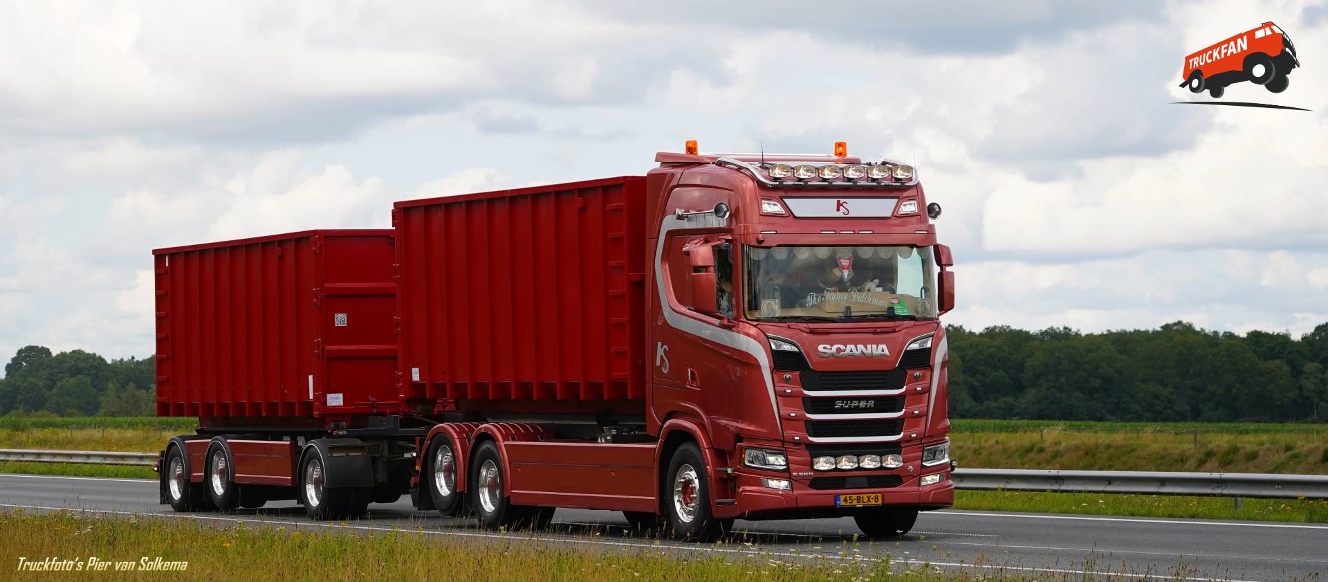 Scania S650 vrachtwagen bij A28 Hooghalen