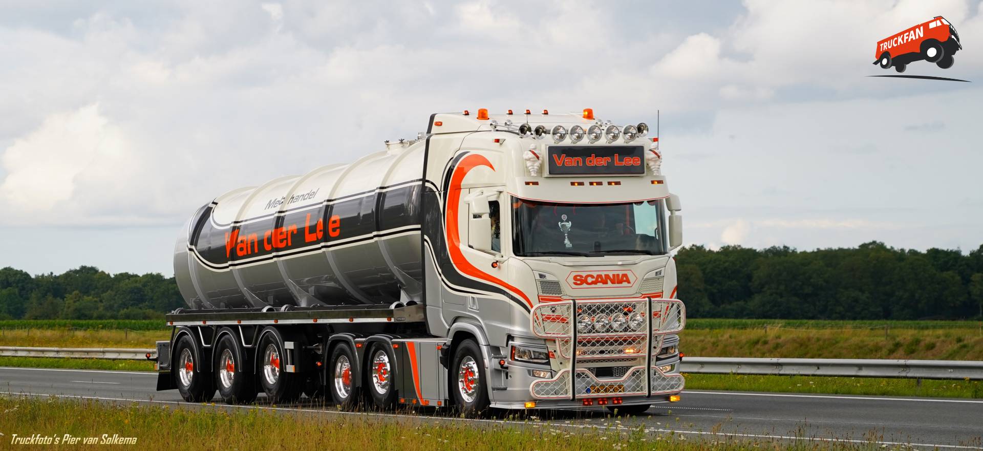 Scania R560 vrachtwagen van der Lee