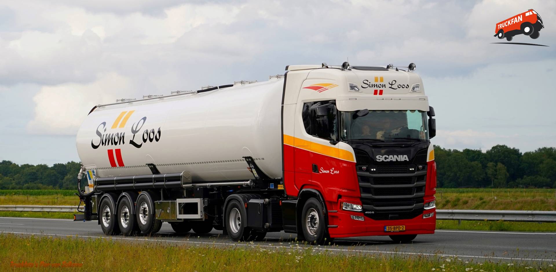 Scania 450S bulk transport truck