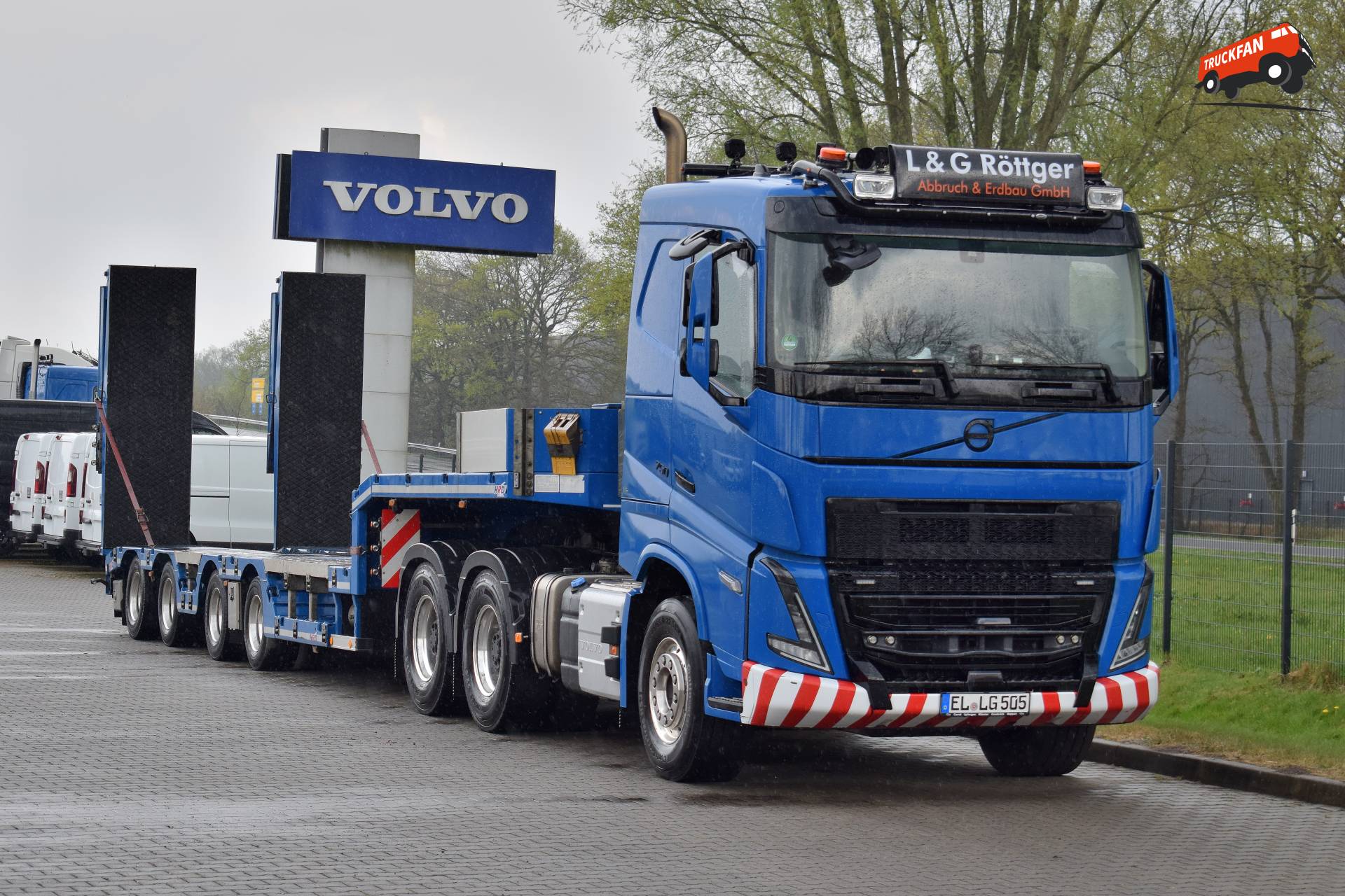 Volvo FH5 L & G Röttger Abbruch und Erdbau GmbH Beesten (D) bij A+T Nutzfahrzeuge Süd-West Meppen/Versen