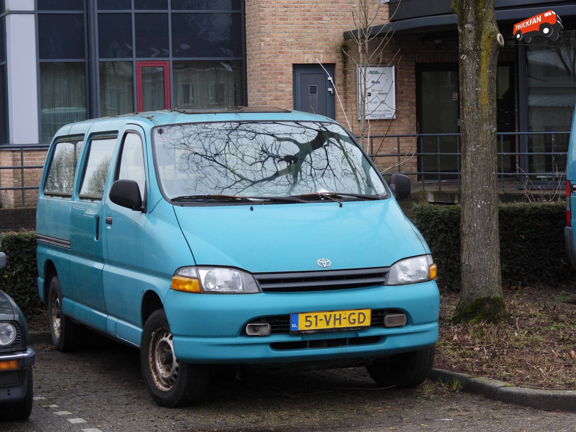 Toyota HiAce van 1999 gezien in Schoonhoven