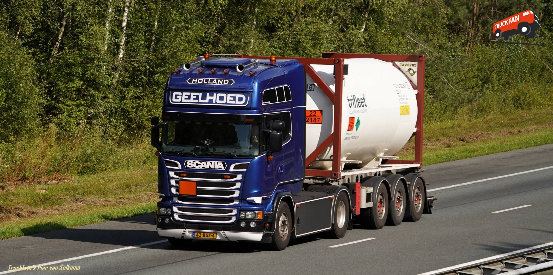 Scania R450 vrachtwagen van bedrijf Geelhoed