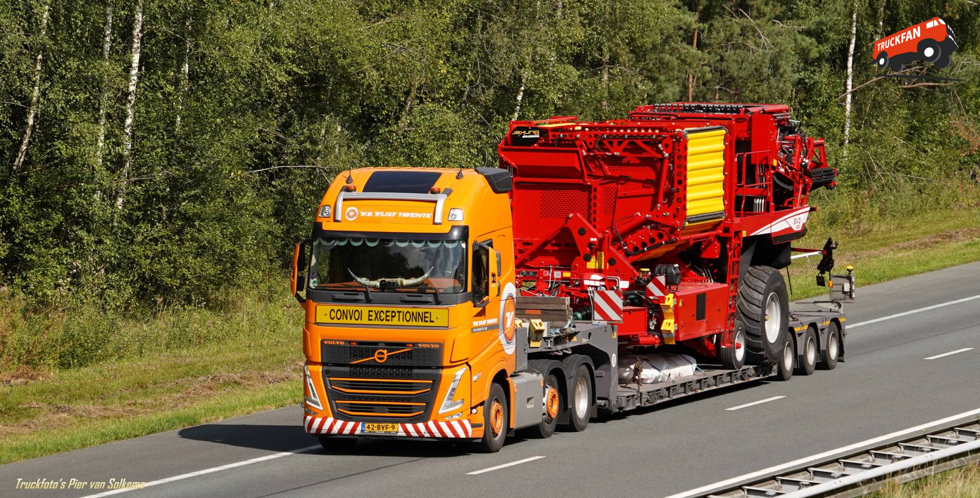 Volvo FH5 vrachtwagen van bedrijf van der Vlist