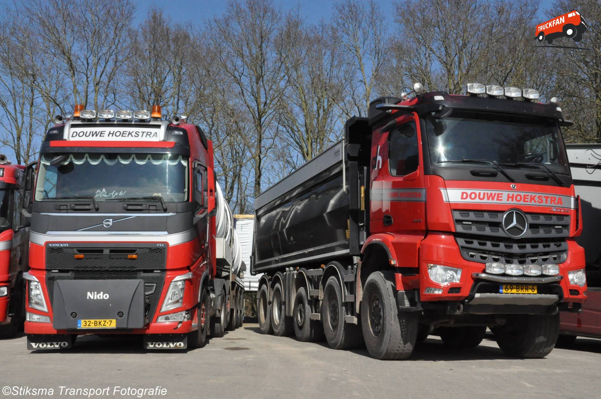 Volvo en Mercedes voertuigen van Douwe Hoekstra