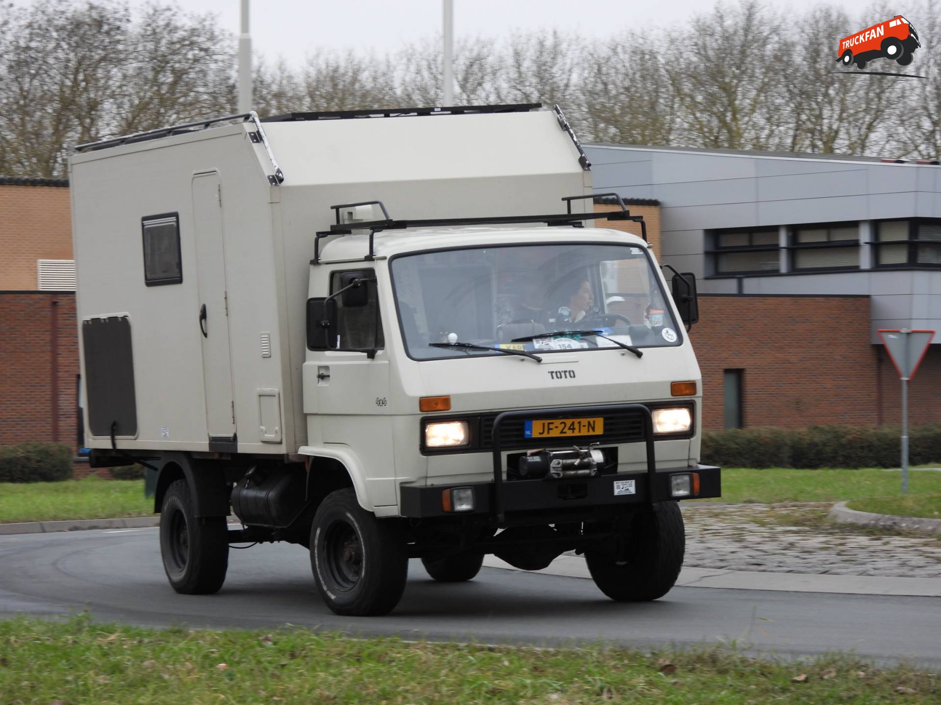 Volkswagen LT campervan 1991 in Schoonhoven