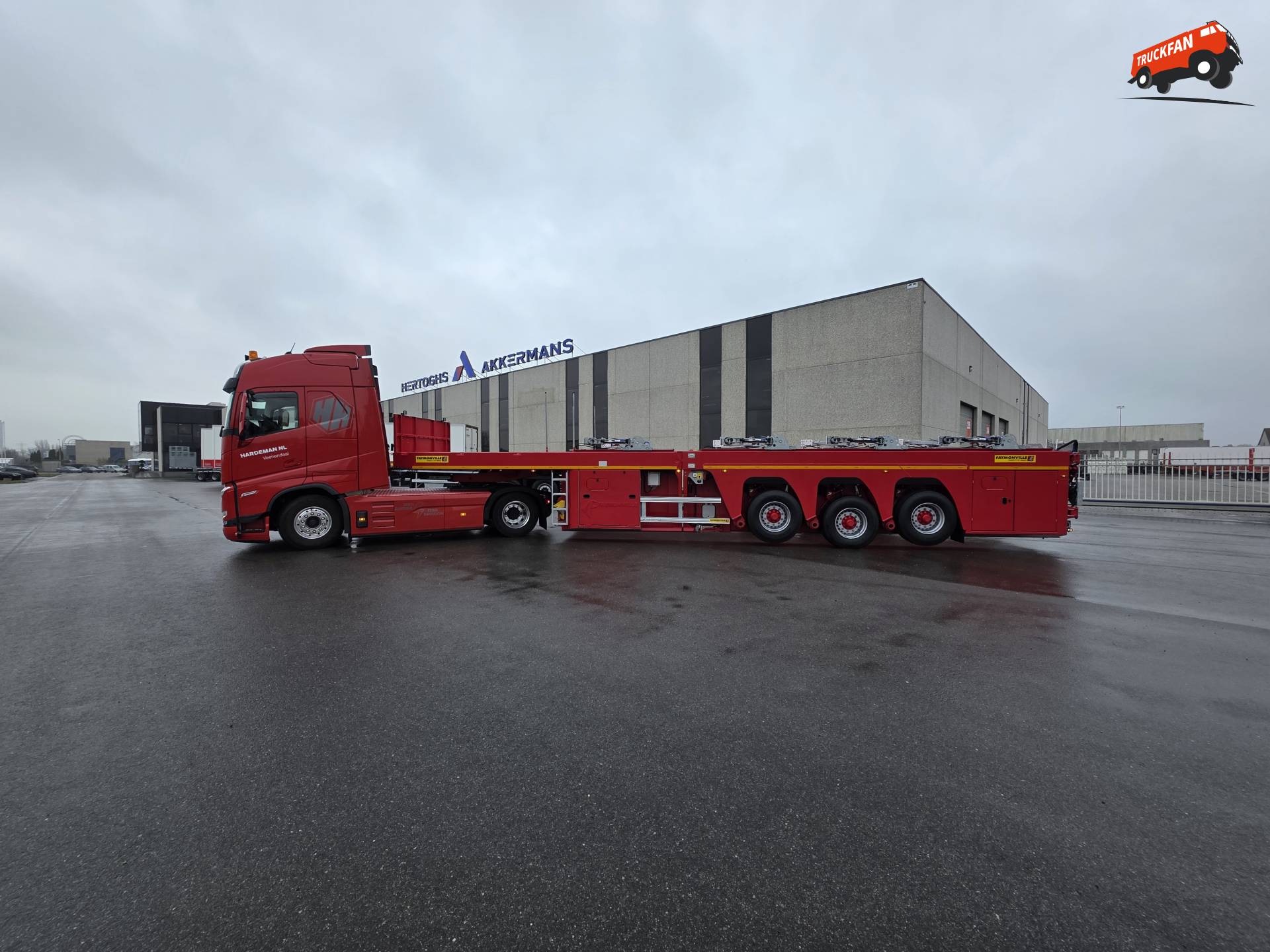 Eerste uitschuifbare Faymonville PrefaMAX voor Hardeman