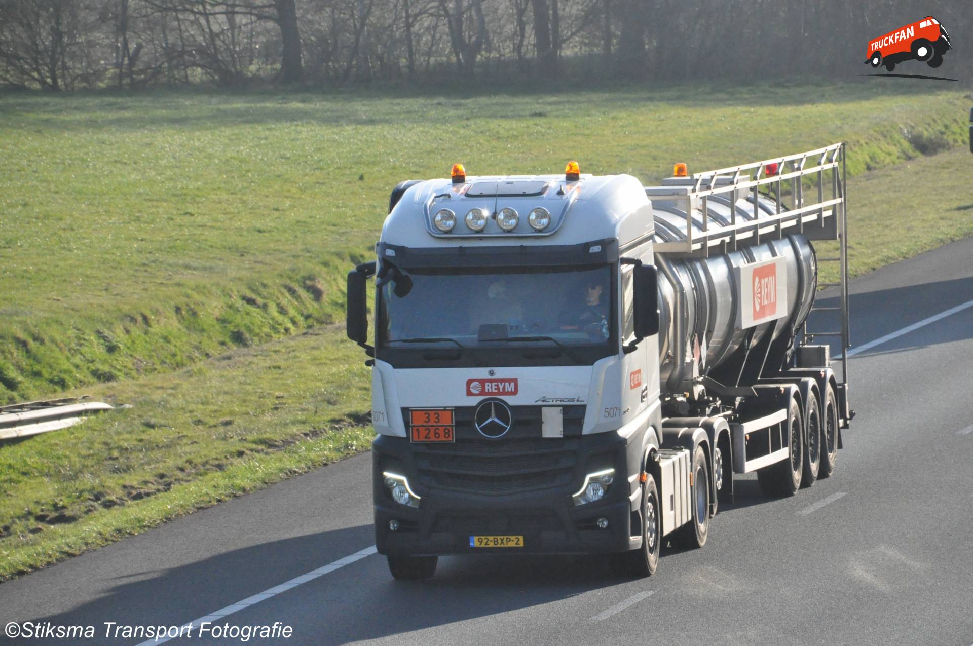 Mercedes-Benz Actros Nasleeper van Reym Tanktransport