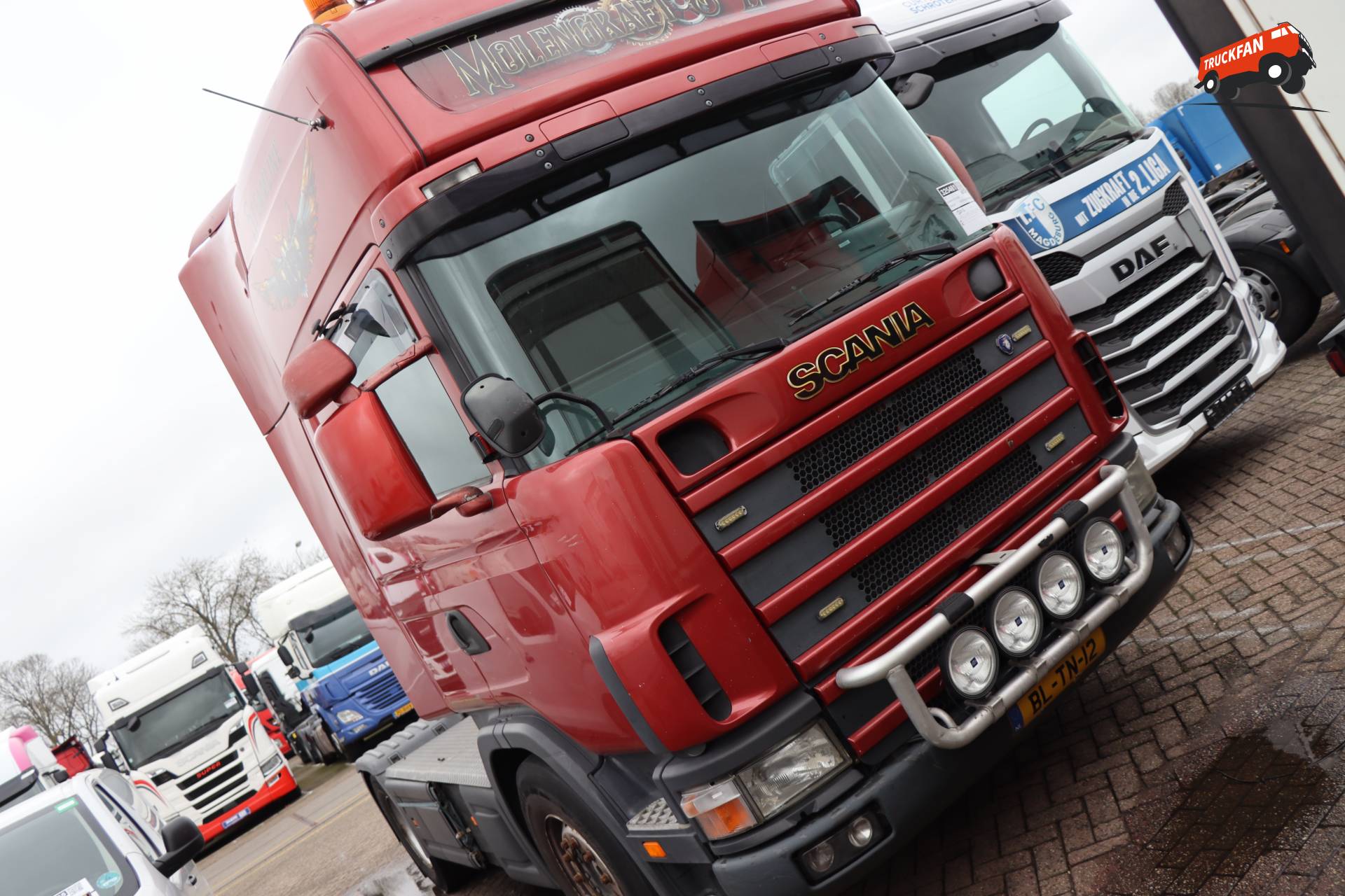 Scania 114 bij binnenkomst Kleyn Trucks
