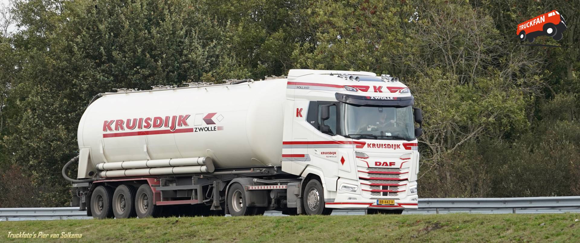DAF XG vrachtwagen op de A7 bij Sneek