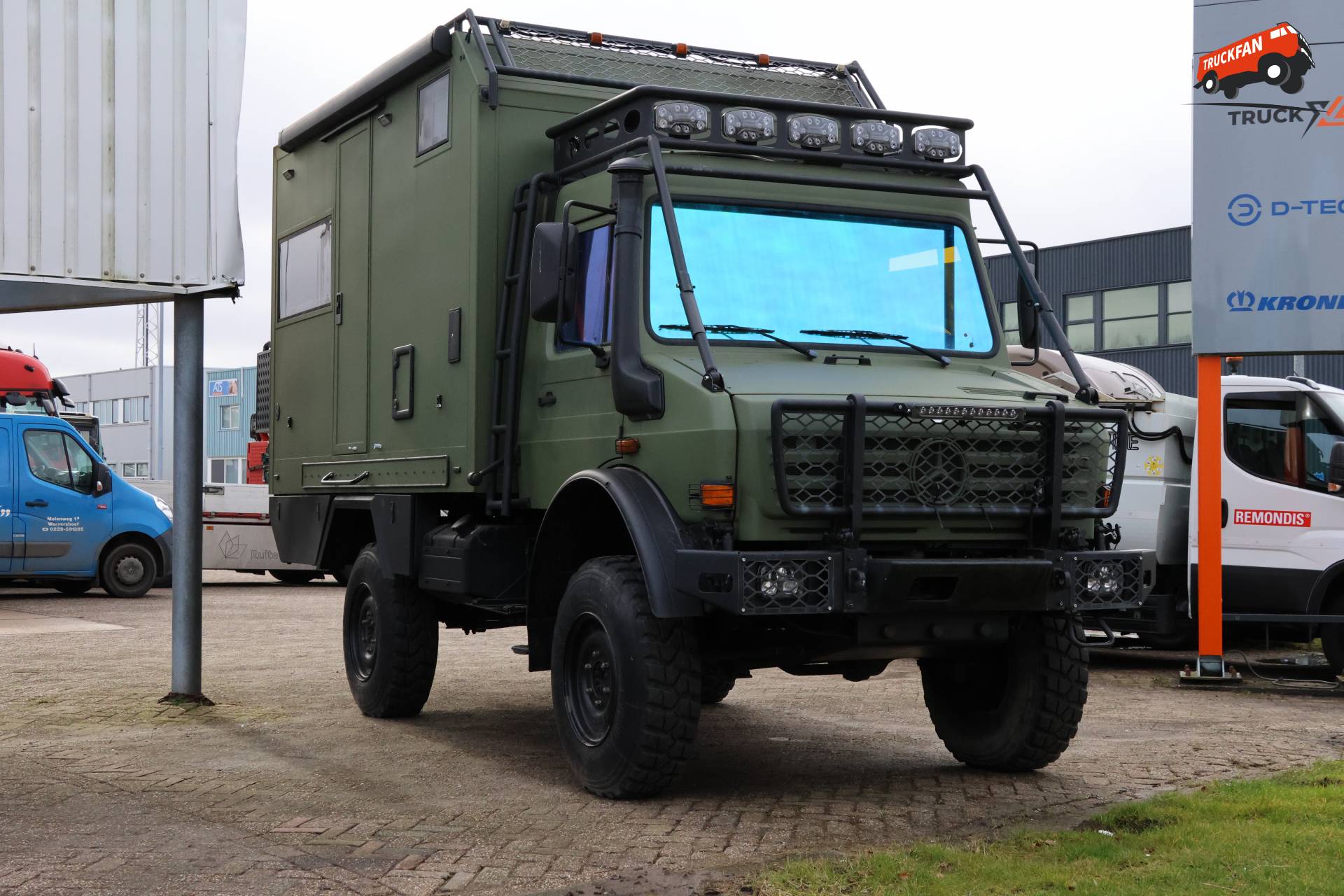 Unimog U-serie machine