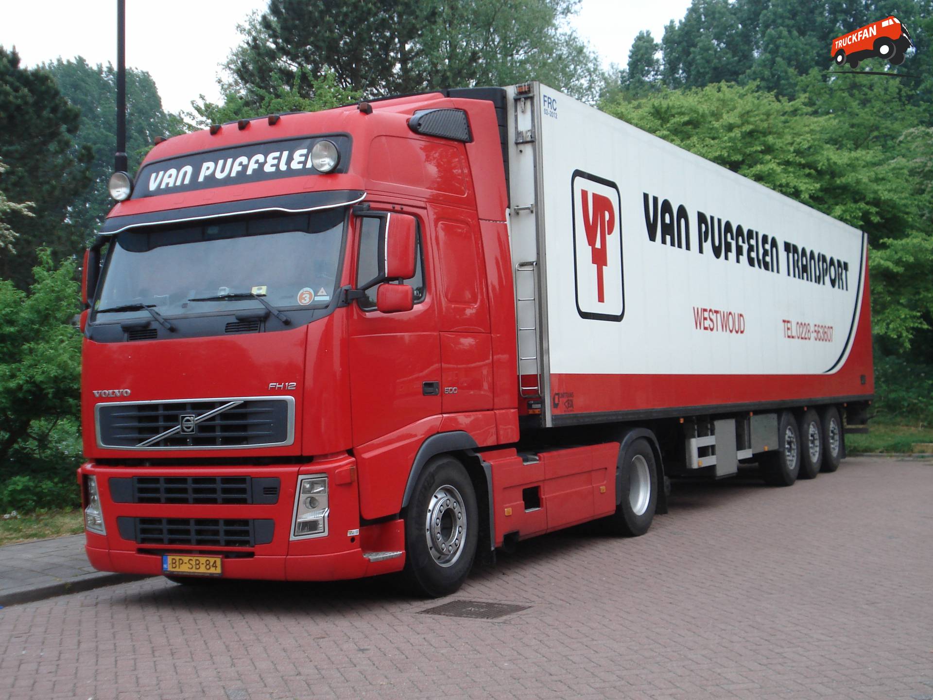 Volvo FH truck van Puffelen Transport