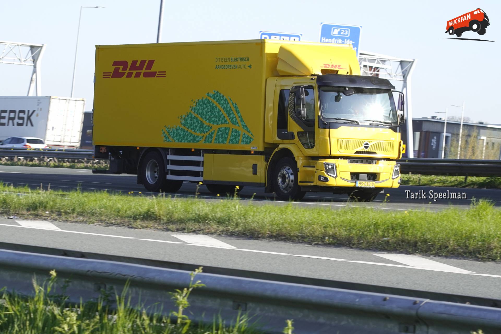 Volvo FE Electric vrachtwagen van DHL op A16