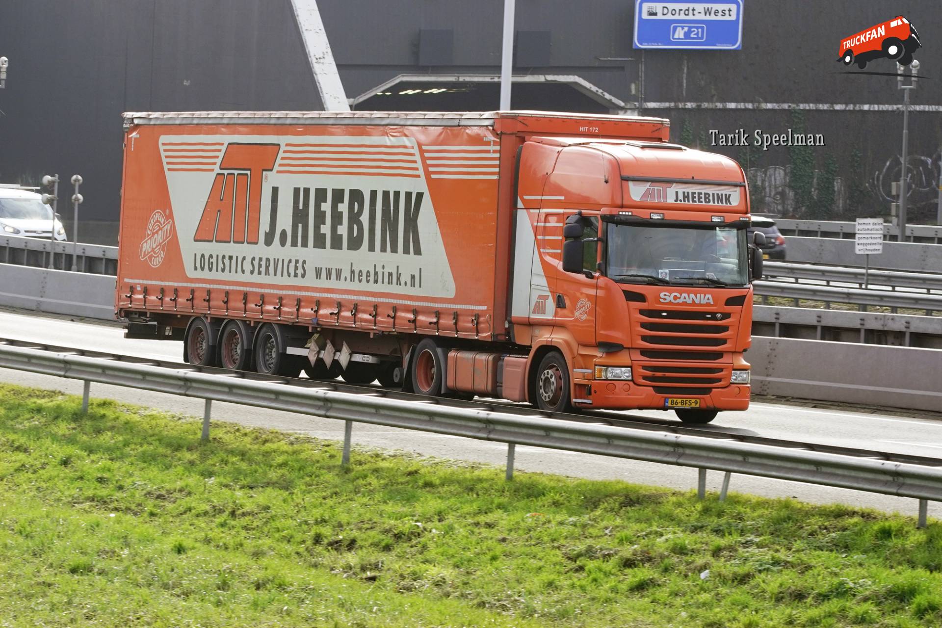 Scania R410 vrachtwagen met kenteken 86-BFS-9