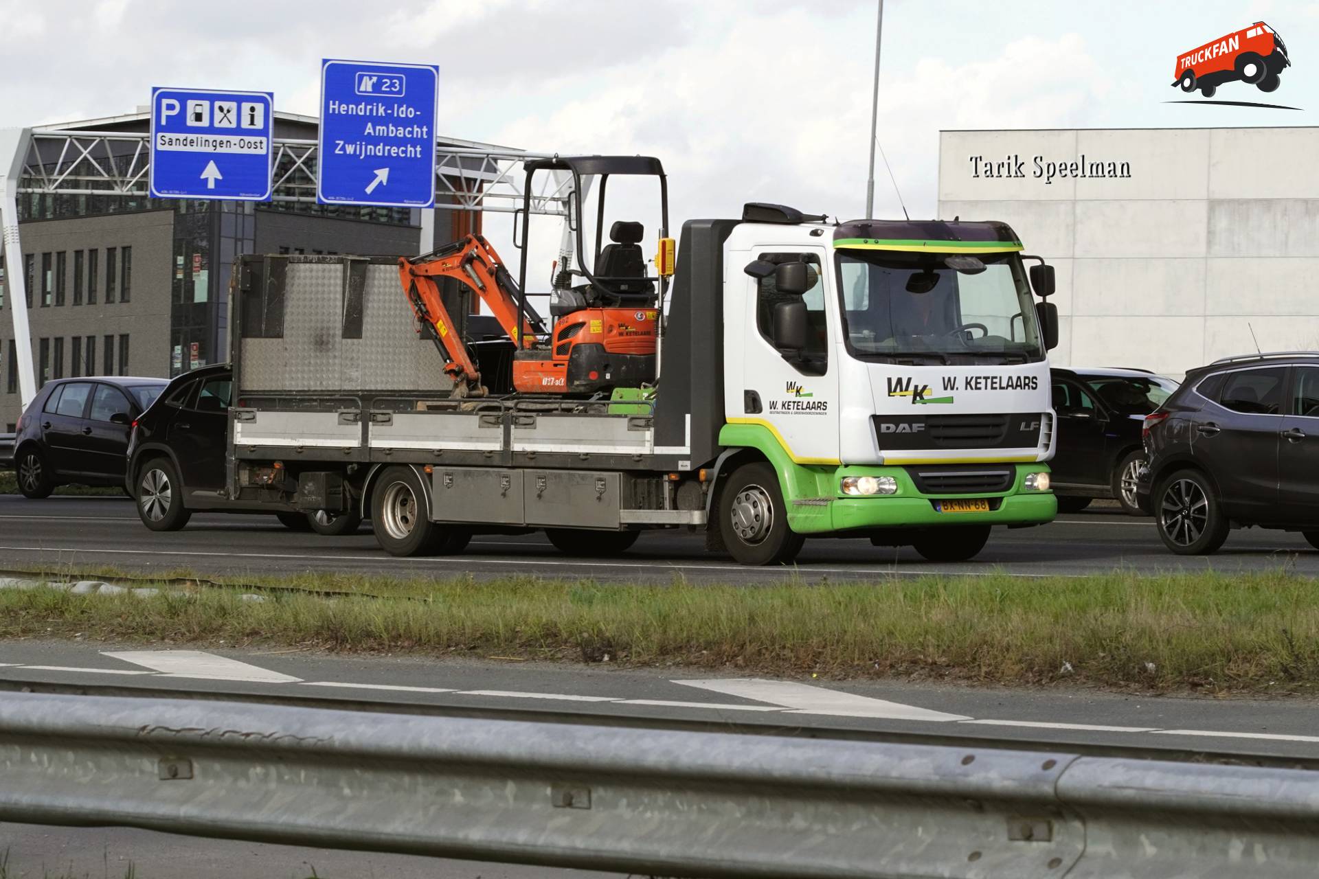 DAF LF45 vrachtwagen met kenteken BX-NN-68