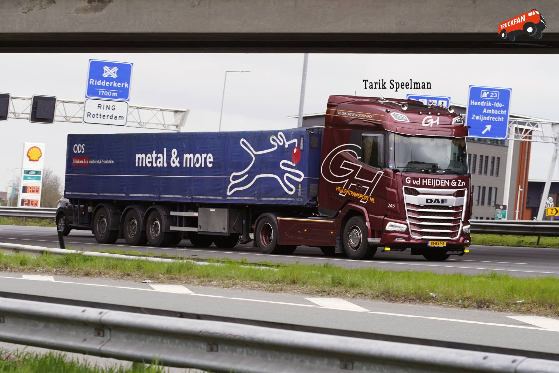 245, DAF XG van G. van der Heijden op de A16