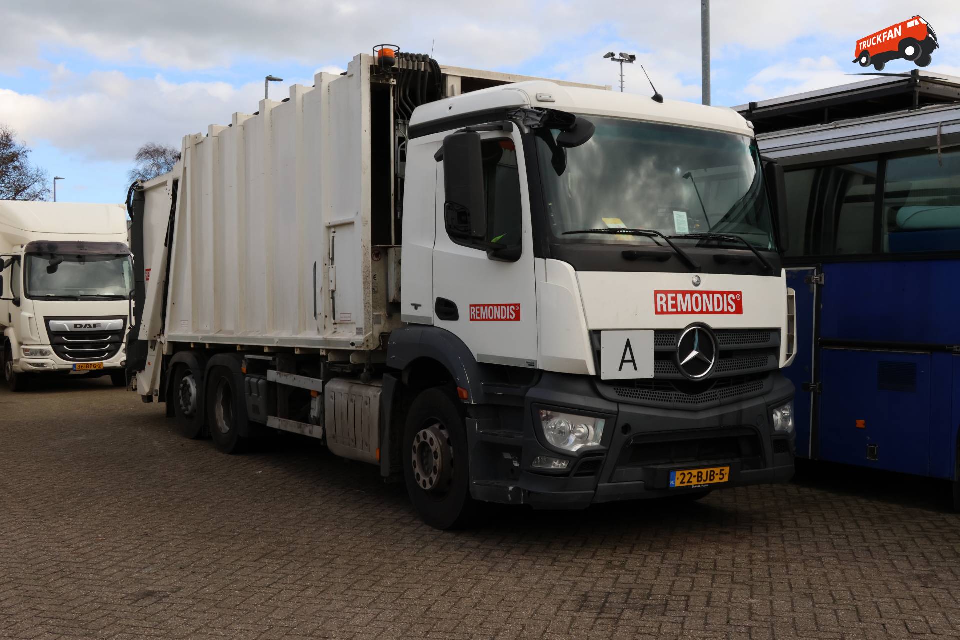 Mercedes-Benz Antos vrachtwagen van Remondis