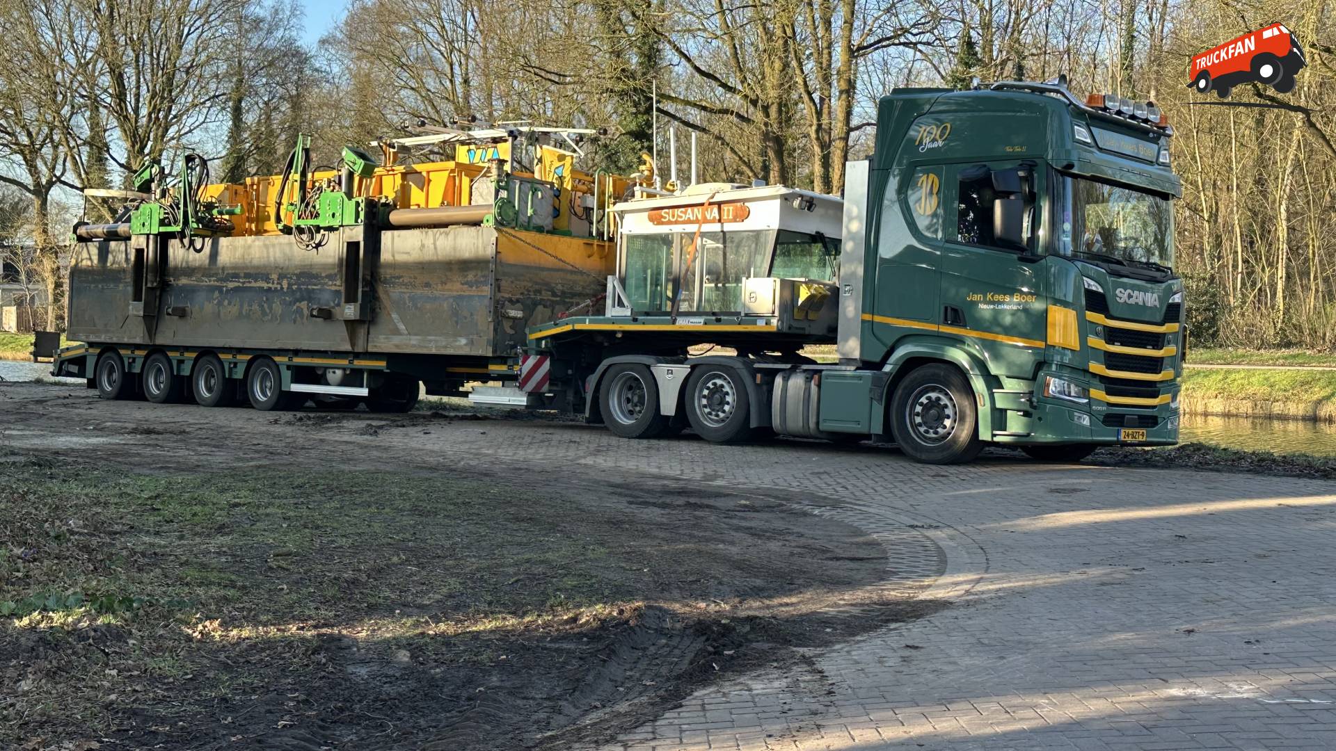 Scania 500R met een 4-assige Faymonville semi-dieplader
