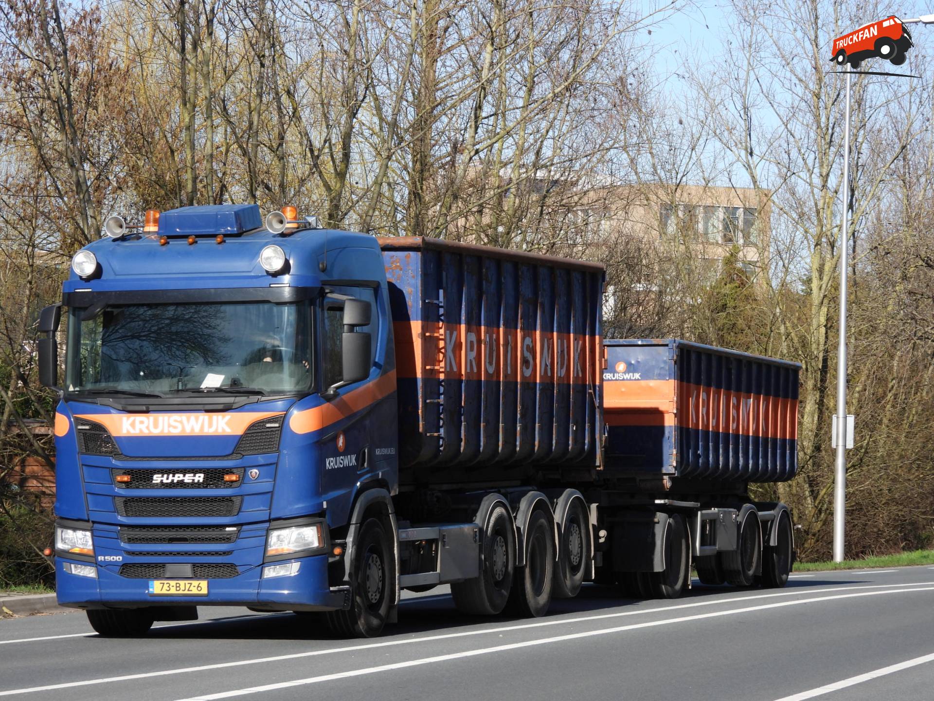 Scania R500 6x2 vrachtwagen op N210 Schoonhoven