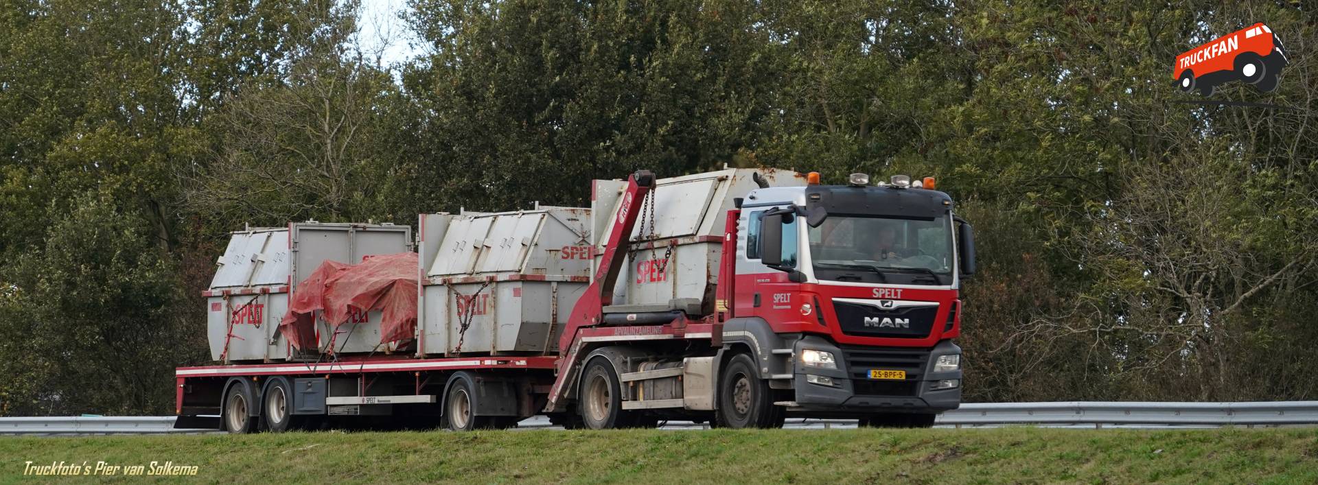 MAN TGS vrachtwagen op de A7 bij Sneek