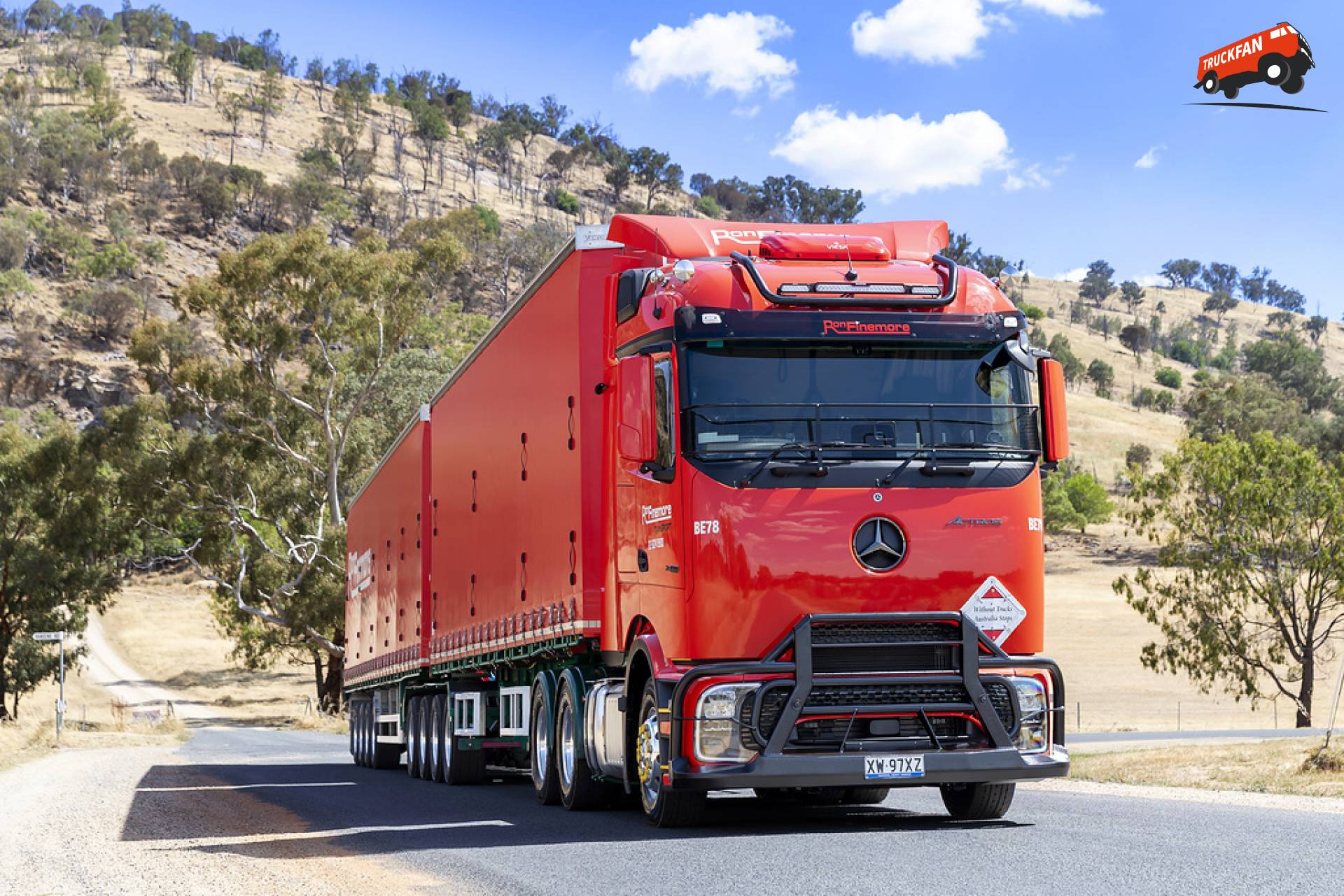 Mercedes-Benz Actros L met ProCabin bij Ron Finemore Transport