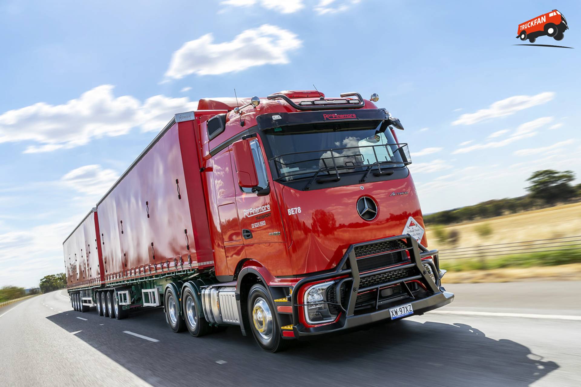 Ron Finemore Transport ontvangt Mercedes-Benz Actros L