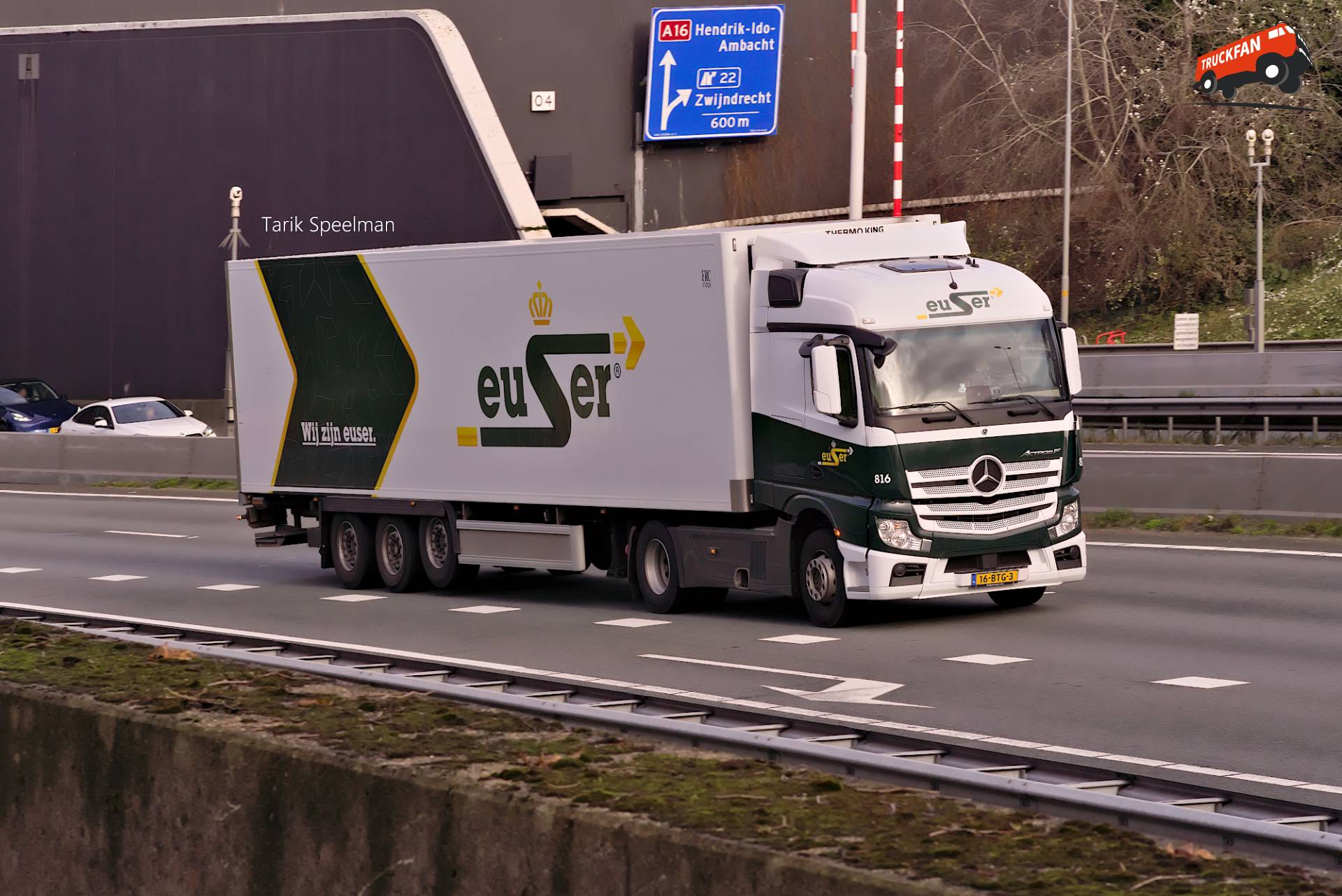 816, Mercedes-Benz Actros MP4 vrachtwagen op de A16