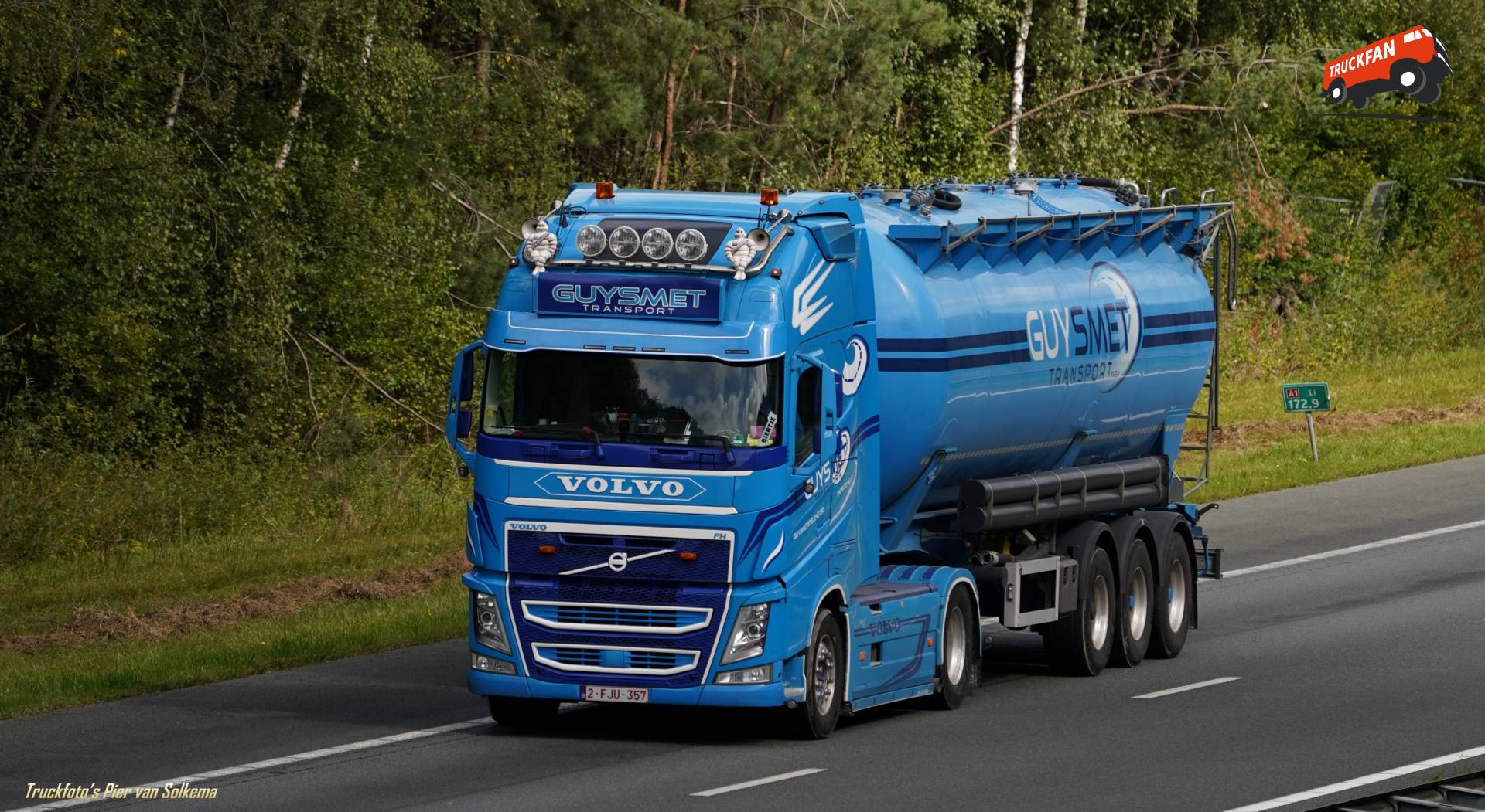 Volvo FH4 vrachtwagen op de A1 bij Oldenzaal