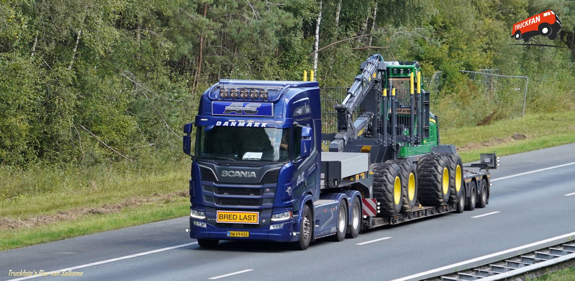 Scania R770 vrachtwagen bij AC Recycling