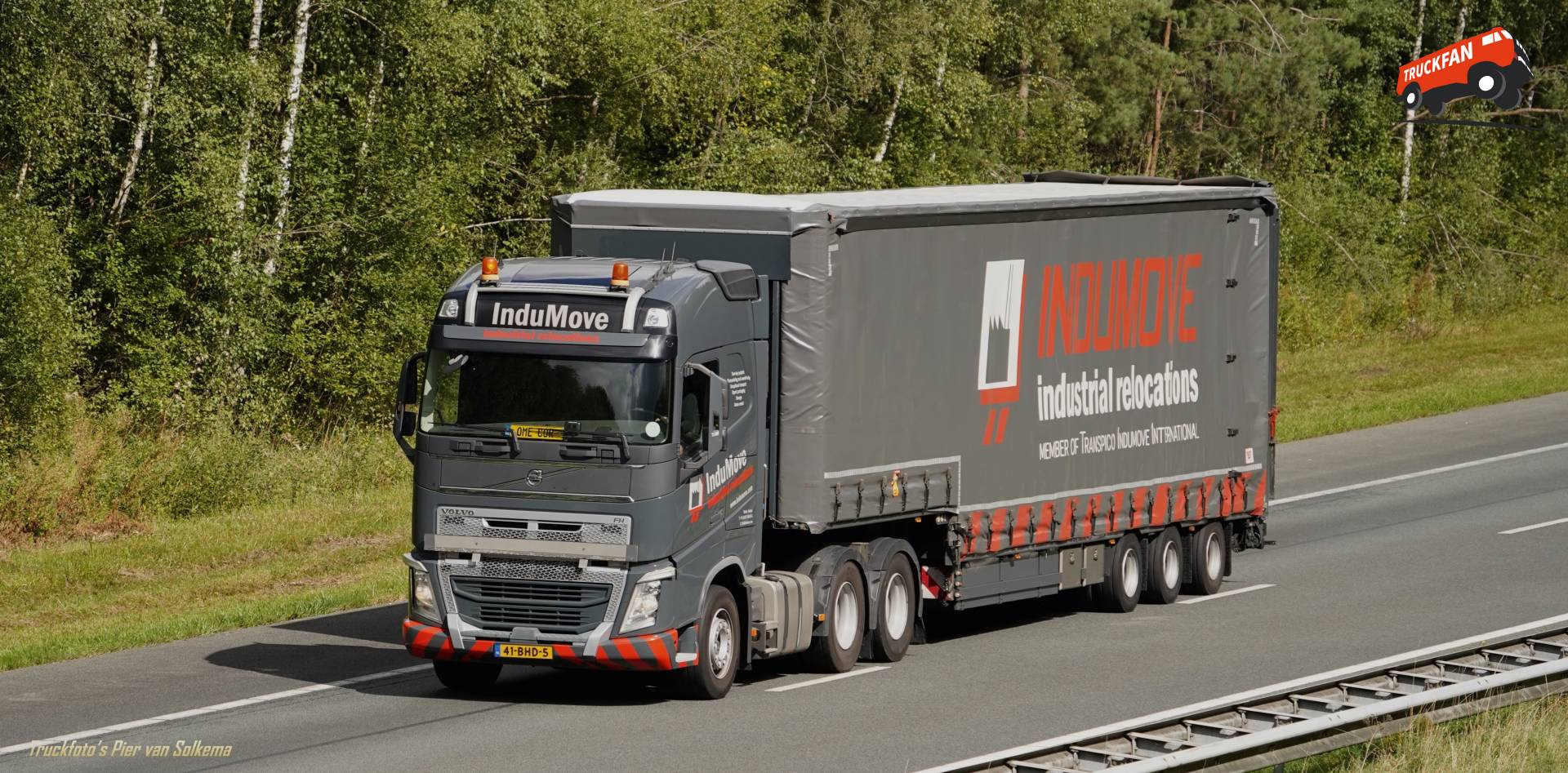 Volvo FH4 vrachtwagen bij A1 Oldenzaal