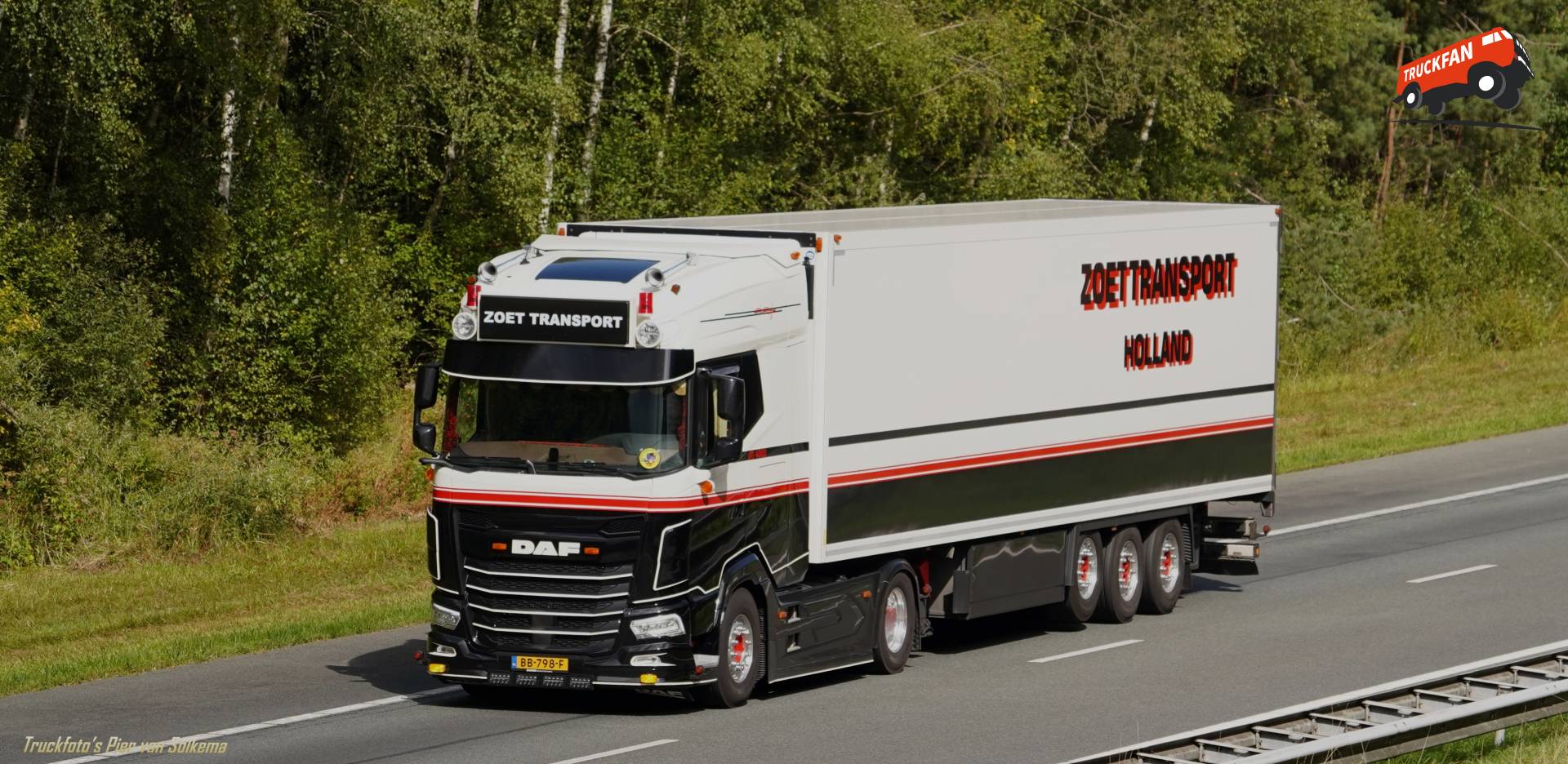DAF XG+ vrachtwagen van Zoet Transport