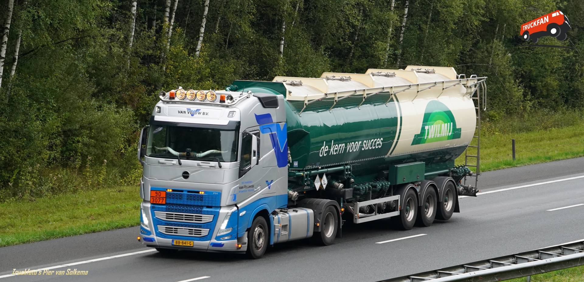 Volvo FH5 vrachtwagen bij A1 Oldenzaal