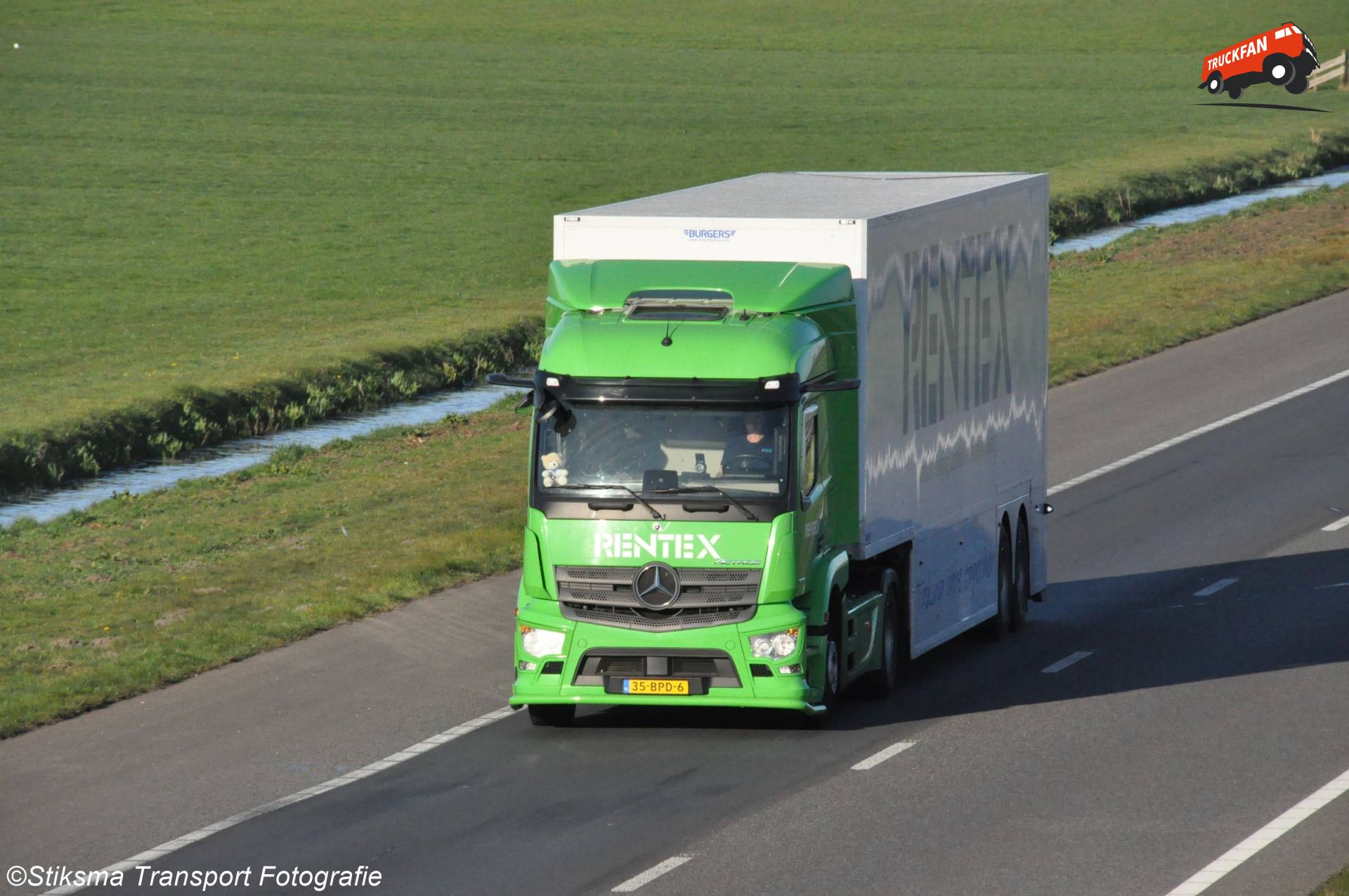 Mercedes-Benz Actros vrachtwagen van Rentex Floron B.V.