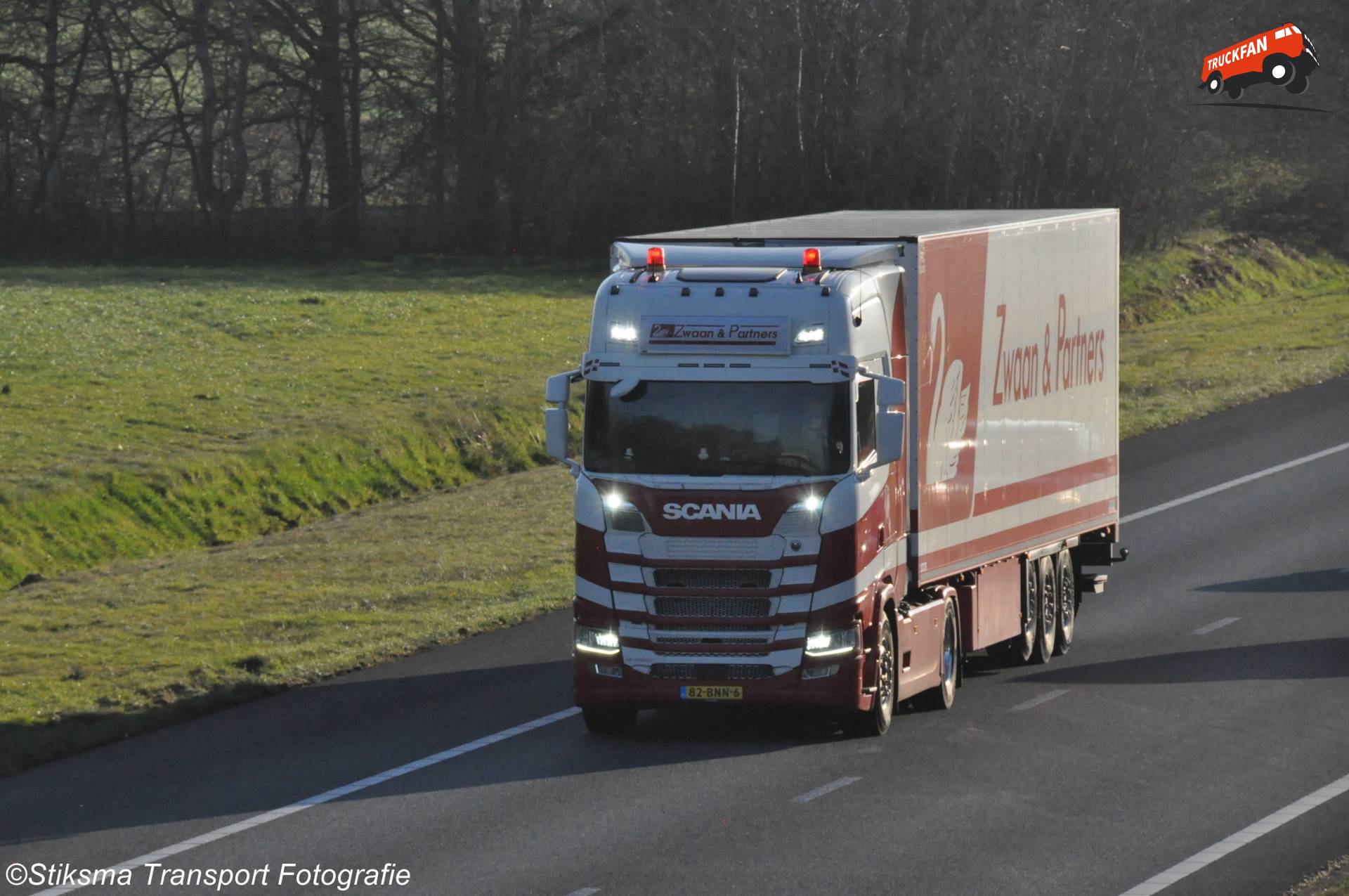 Scania R450 koelvries transport in Aalsmeer