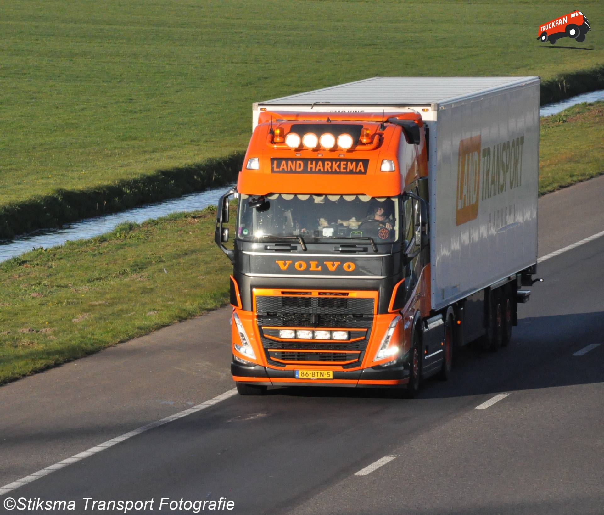 Volvo FH koel- en vriestransport bij Land Transport Harkema